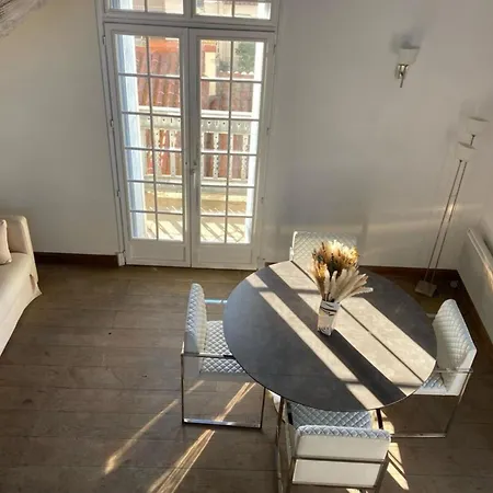 Apartment 66c1 - In A Chateau