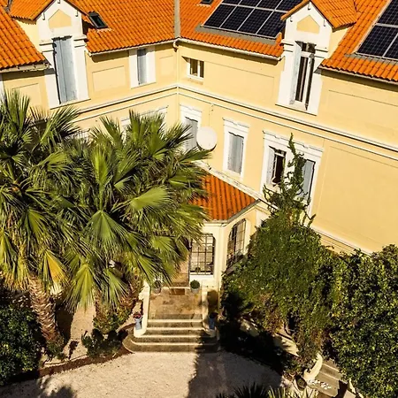 Apartment 66c1 - In A Chateau *